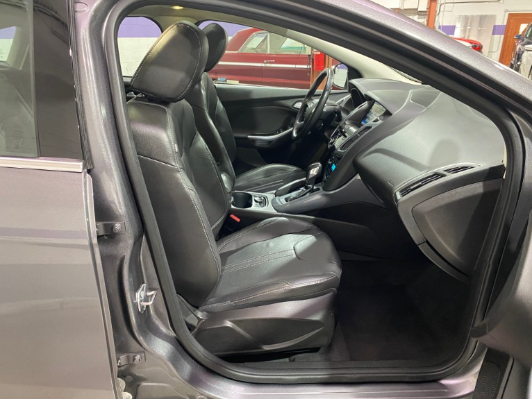 Used-2012-Ford-Focus-Titanium-FWD