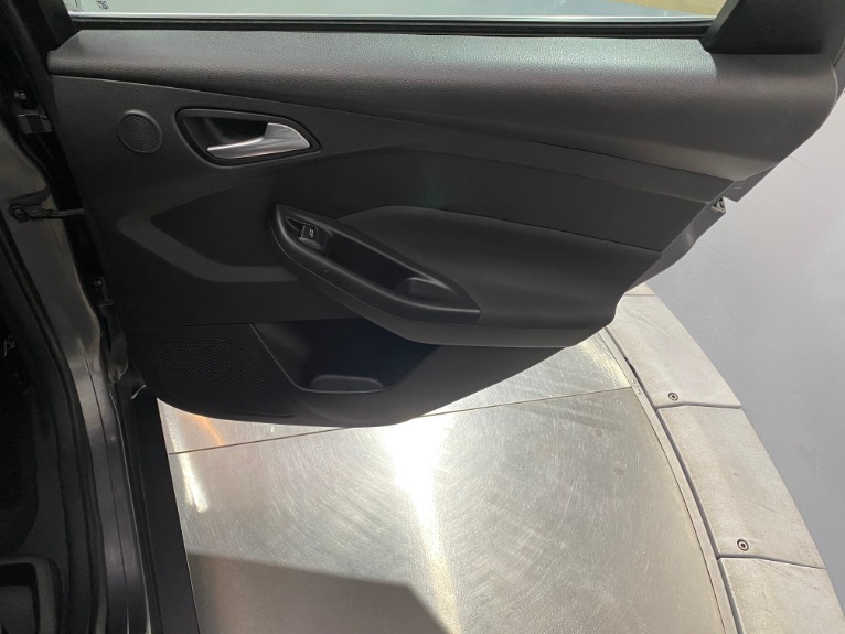 Used-2012-Ford-Focus-Titanium-FWD