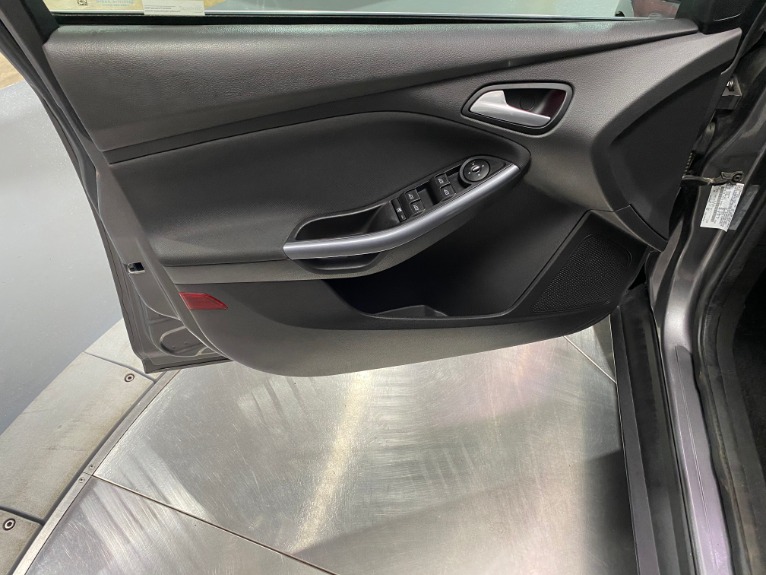 Used-2012-Ford-Focus-Titanium-FWD