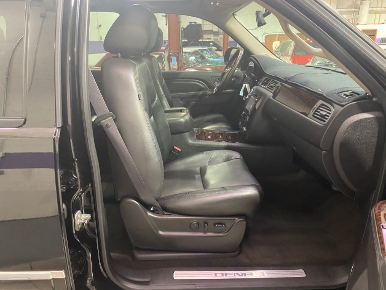 Used-2012-GMC-Yukon-Denali-AWD