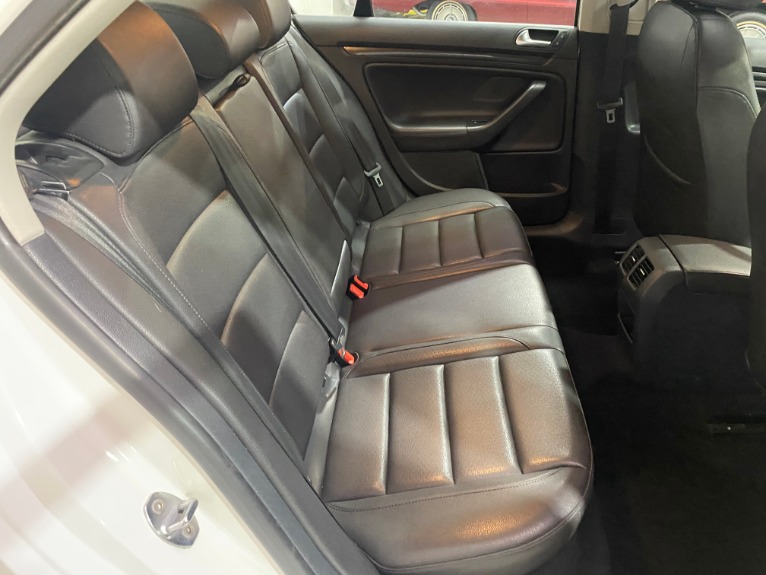Used-2010-Volkswagen-Jetta-Wolfsburg-Edition-FWD