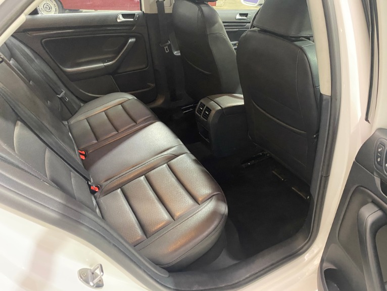 Used-2010-Volkswagen-Jetta-Wolfsburg-Edition-FWD