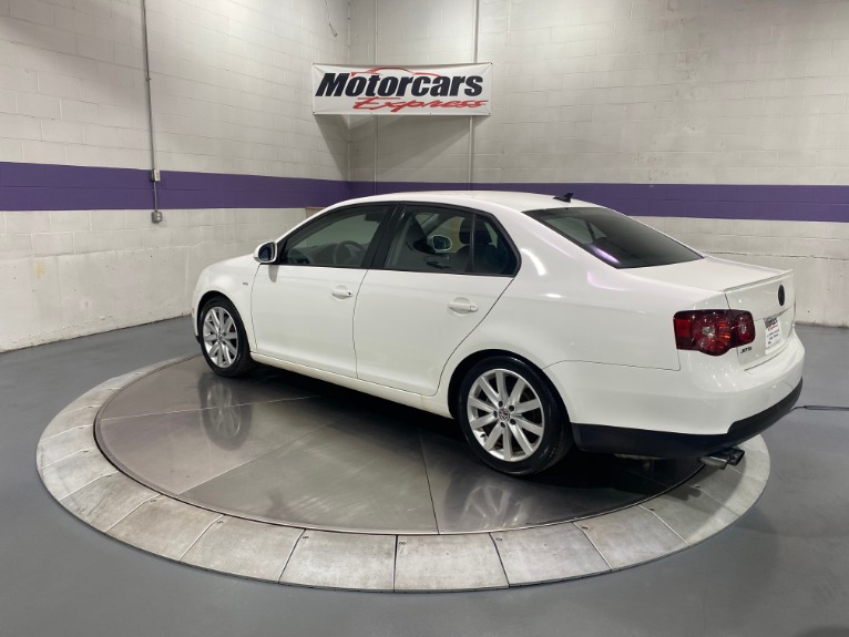 Used-2010-Volkswagen-Jetta-Wolfsburg-Edition-FWD