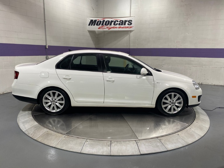Used-2010-Volkswagen-Jetta-Wolfsburg-Edition-FWD