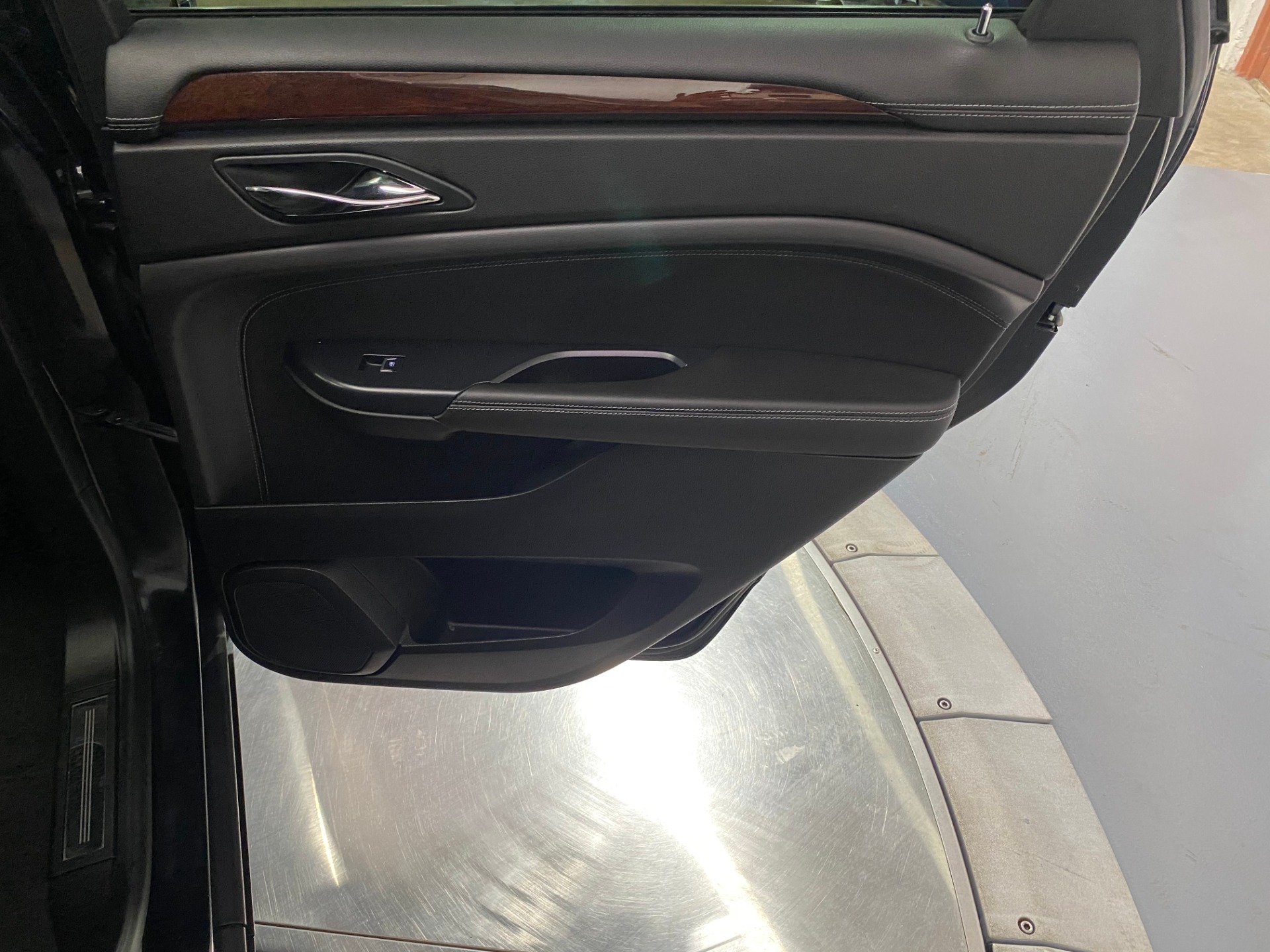 Used-2014-Cadillac-SRX-Luxury-Collection-AWD