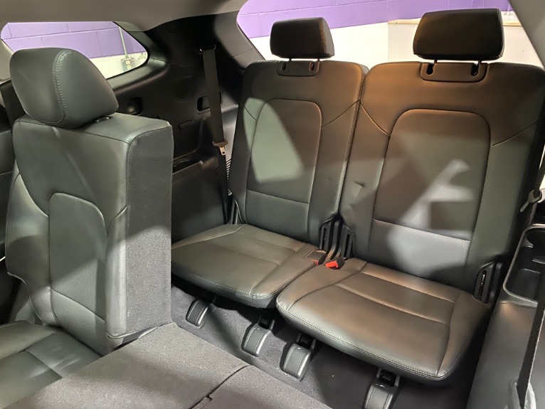 Used-2017-Hyundai-Santa-Fe-SE-Ultimate-FWD