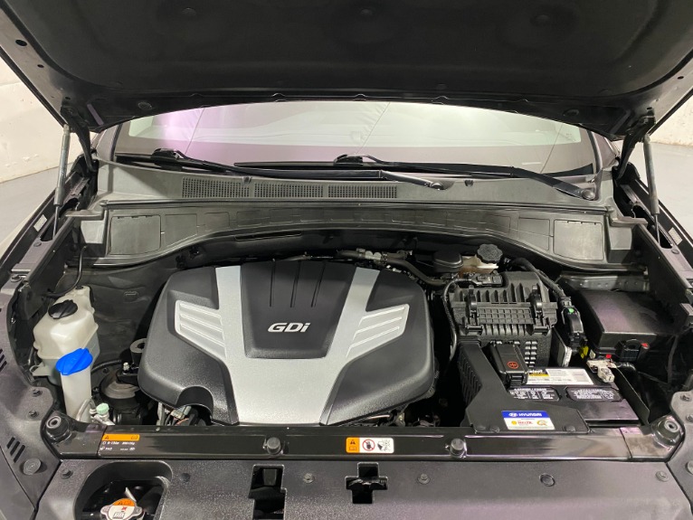 Used-2017-Hyundai-Santa-Fe-SE-Ultimate-FWD
