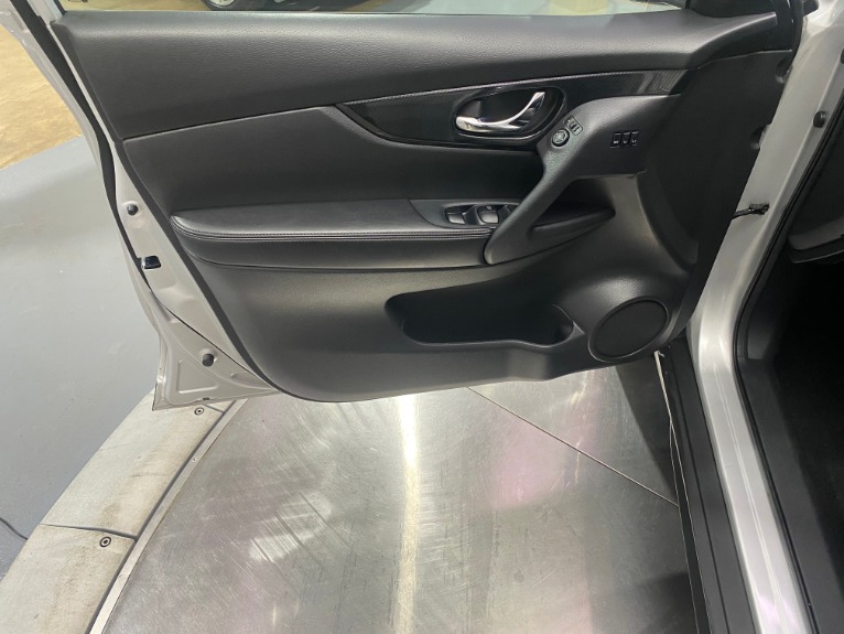 Used-2019-Nissan-Rogue-SL-FWD