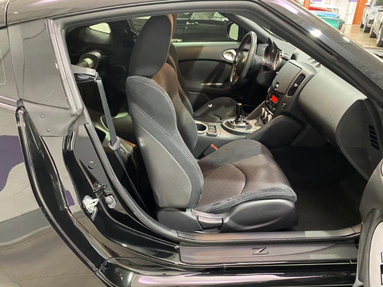 Used-2017-Nissan-370Z-RWD