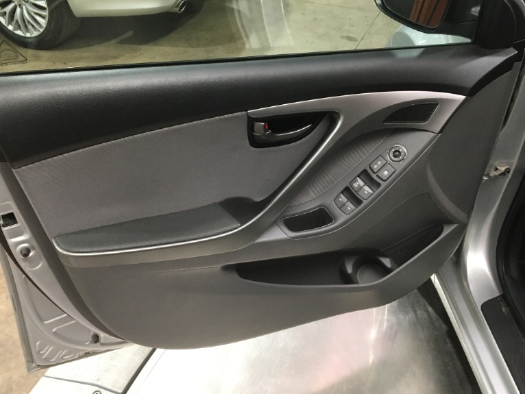 Used-2012-Hyundai-Elantra-GLS
