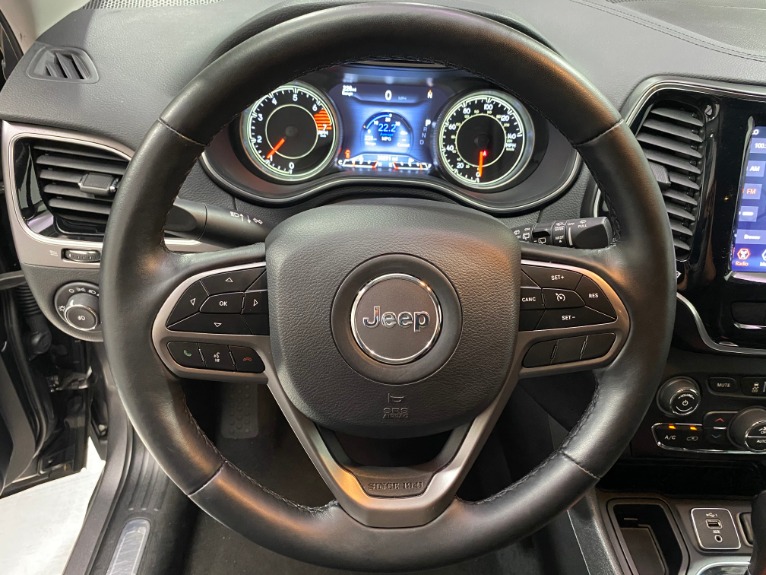 Used-2019-Jeep-Cherokee-Limited-FWD