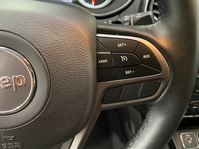 Used-2019-Jeep-Cherokee-Limited-FWD
