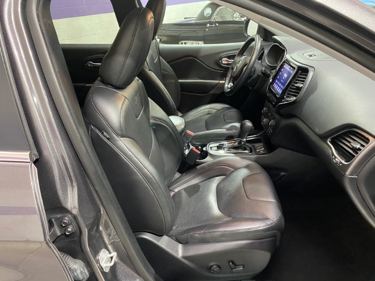 Used-2019-Jeep-Cherokee-Limited-FWD