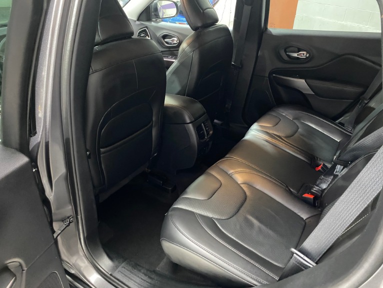 Used-2019-Jeep-Cherokee-Limited-FWD