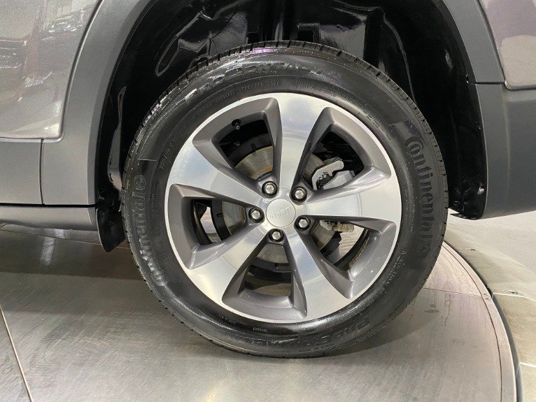 Used-2019-Jeep-Cherokee-Limited-FWD