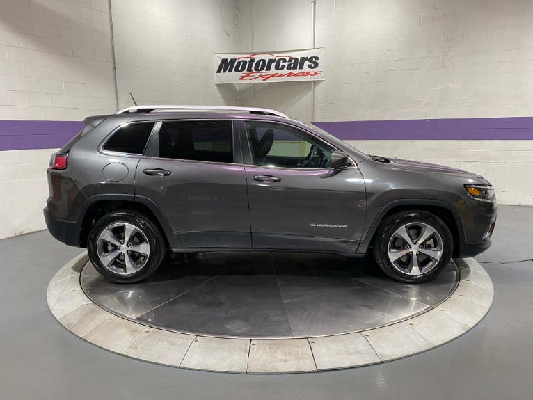 Used-2019-Jeep-Cherokee-Limited-FWD