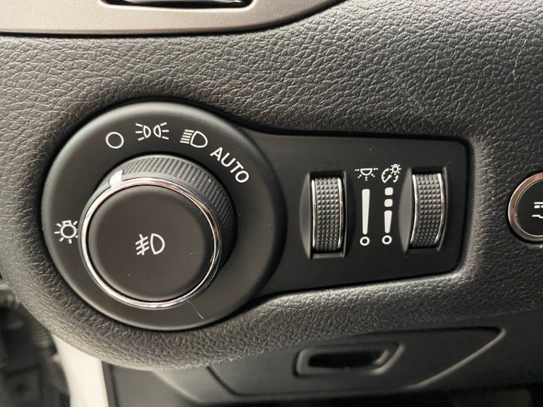 Used-2019-Jeep-Cherokee-Limited-V6-4X4