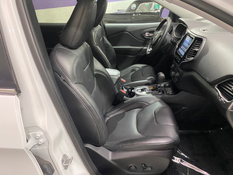 Used-2019-Jeep-Cherokee-Limited-V6-4X4