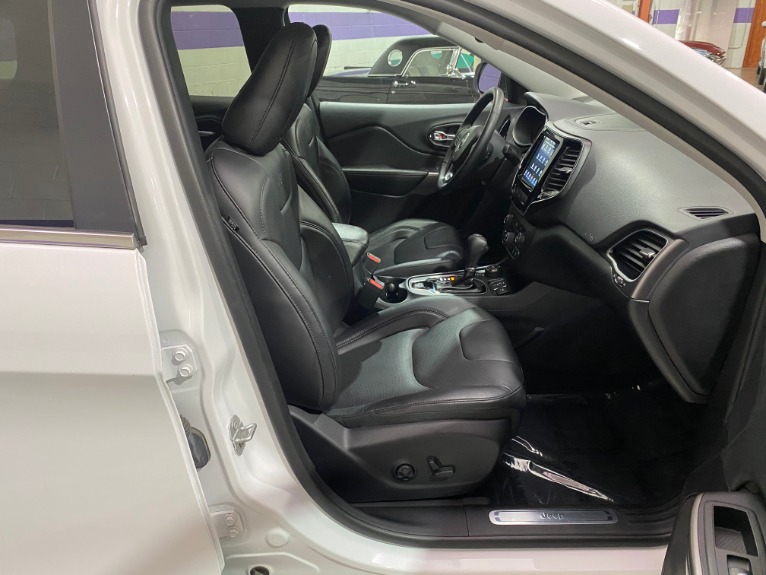 Used-2019-Jeep-Cherokee-Limited-V6-4X4