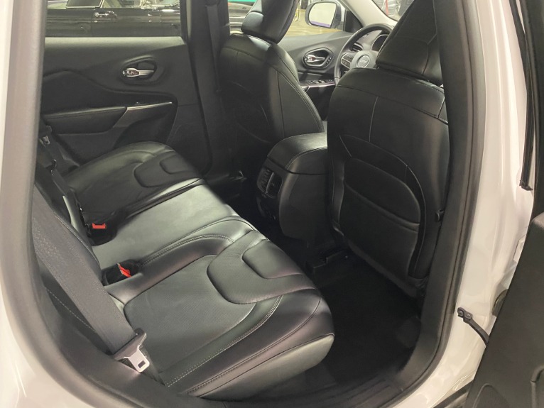 Used-2019-Jeep-Cherokee-Limited-V6-4X4