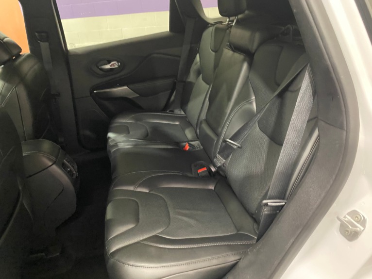 Used-2019-Jeep-Cherokee-Limited-V6-4X4