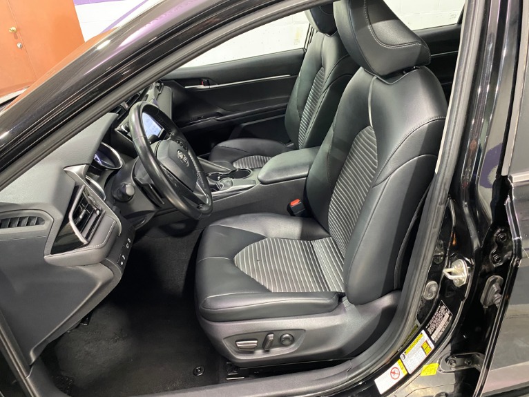 Used-2019-Toyota-Camry-SE-FWD