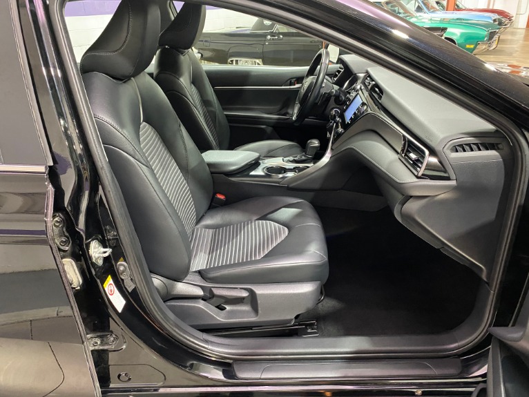 Used-2019-Toyota-Camry-SE-FWD