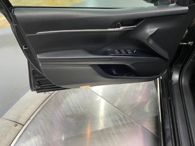 Used-2019-Toyota-Camry-SE-FWD