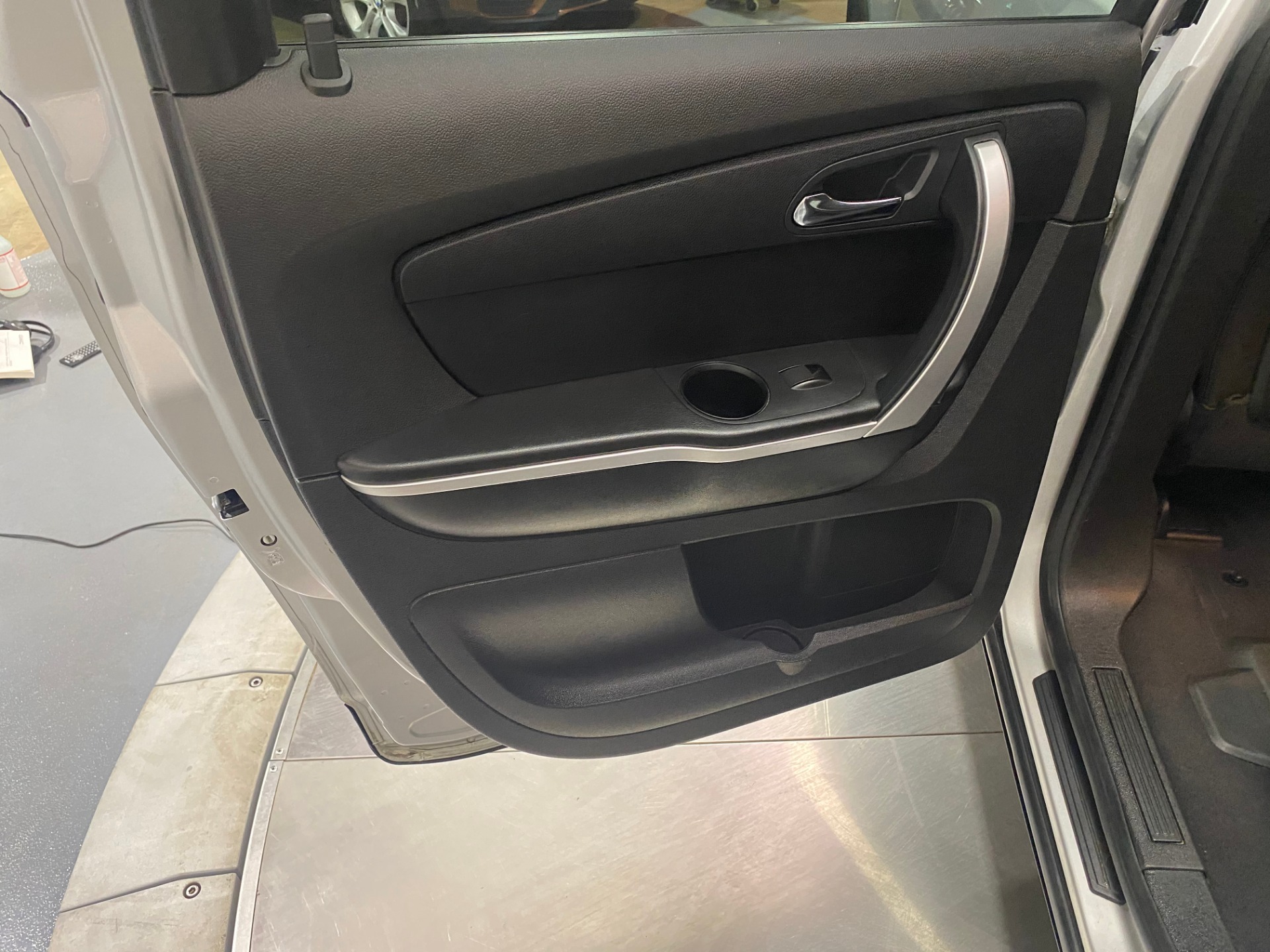Used-2012-GMC-Acadia-SLE-FWD