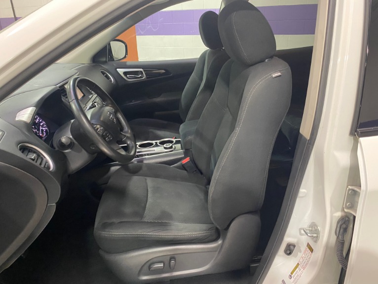 Used-2014-Nissan-Pathfinder-SV-4X4