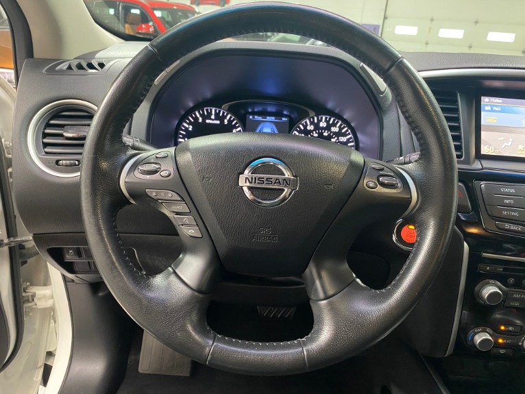 Used-2014-Nissan-Pathfinder-SV-4X4