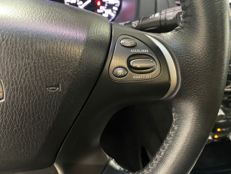 Used-2014-Nissan-Pathfinder-SV-4X4