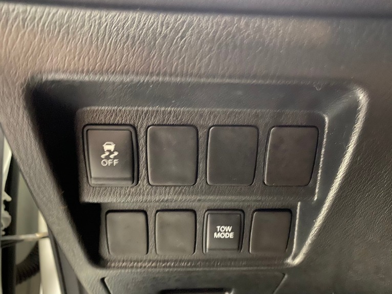 Used-2014-Nissan-Pathfinder-SV-4X4