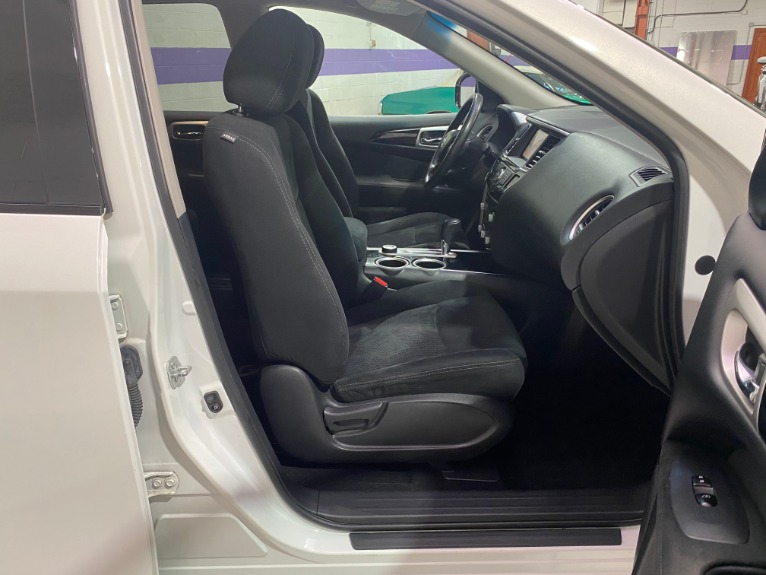 Used-2014-Nissan-Pathfinder-SV-4X4