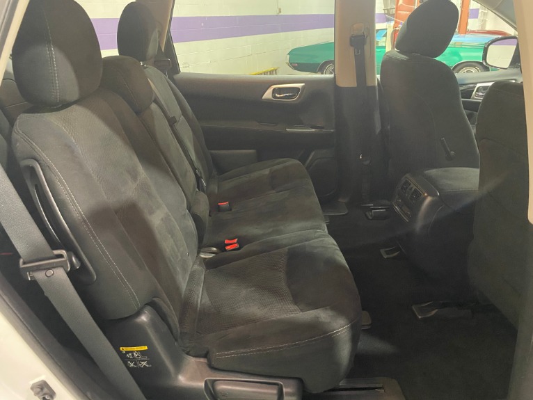 Used-2014-Nissan-Pathfinder-SV-4X4