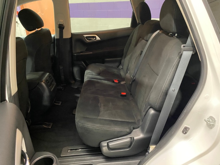 Used-2014-Nissan-Pathfinder-SV-4X4