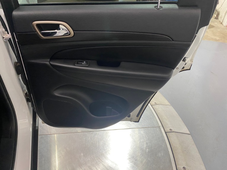 Used-2015-Jeep-Grand-Cherokee-Laredo-E-4X4