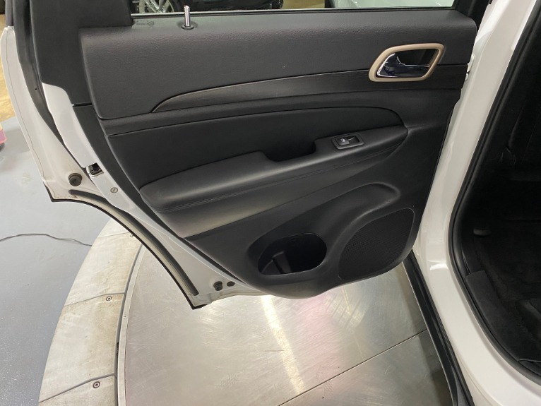 Used-2015-Jeep-Grand-Cherokee-Laredo-E-4X4