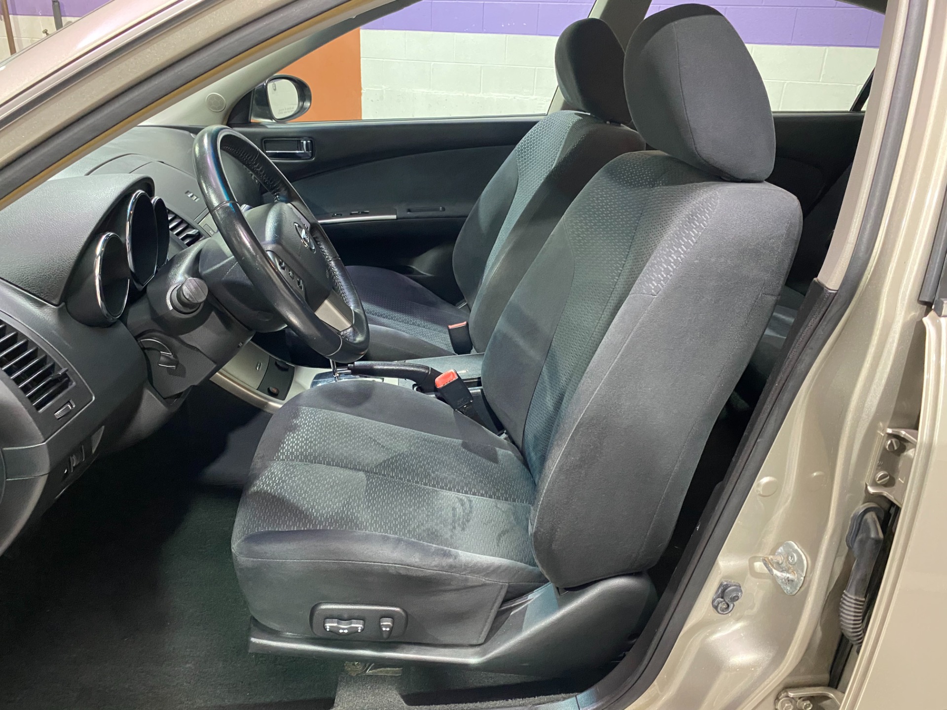 Used-2006-Nissan-Altima-25-S-Special-Edition
