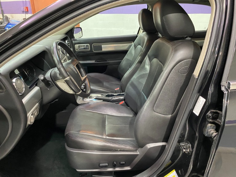 Used-2009-Lincoln-MKZ-FWD-Base