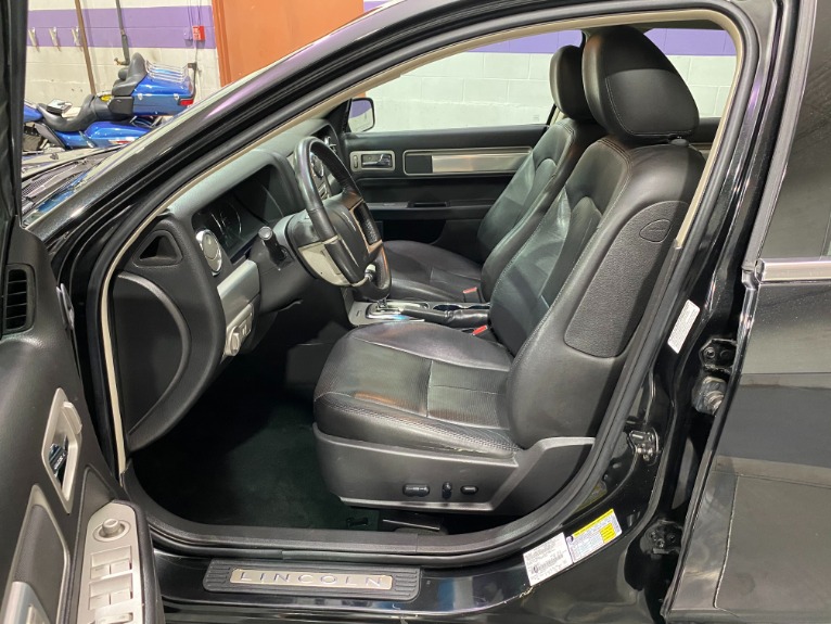 Used-2009-Lincoln-MKZ-FWD-Base