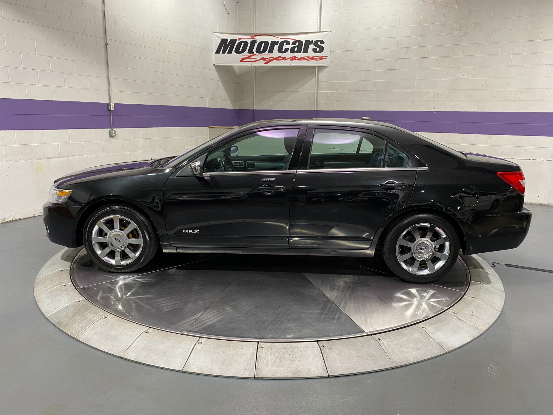 Used-2009-Lincoln-MKZ-FWD-Base