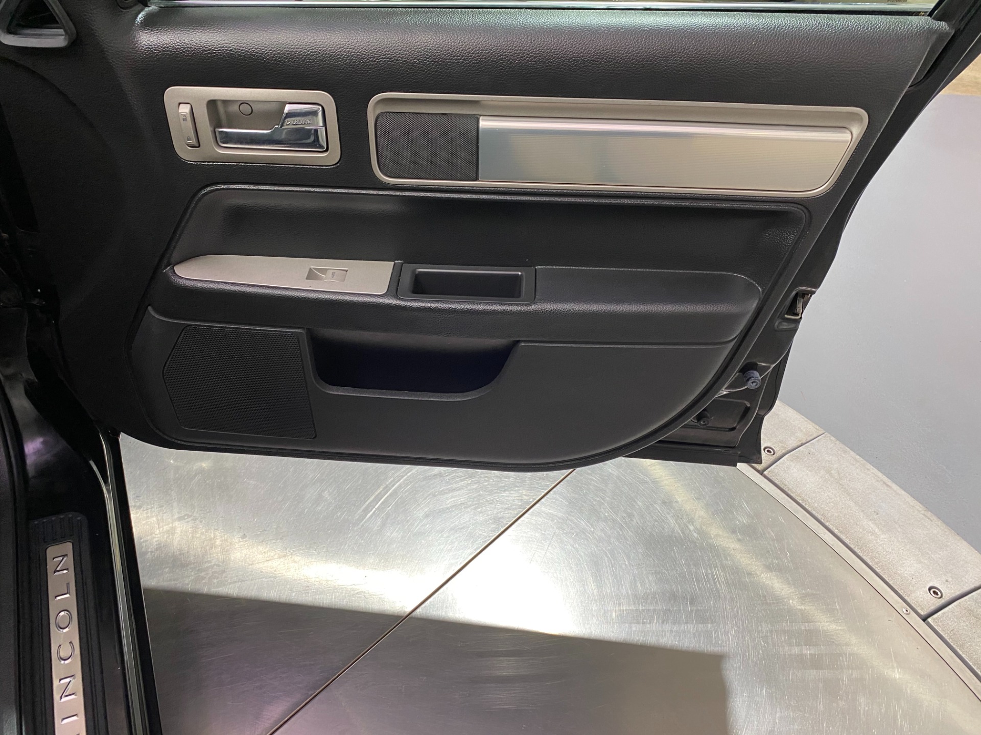 Used-2009-Lincoln-MKZ-FWD-Base