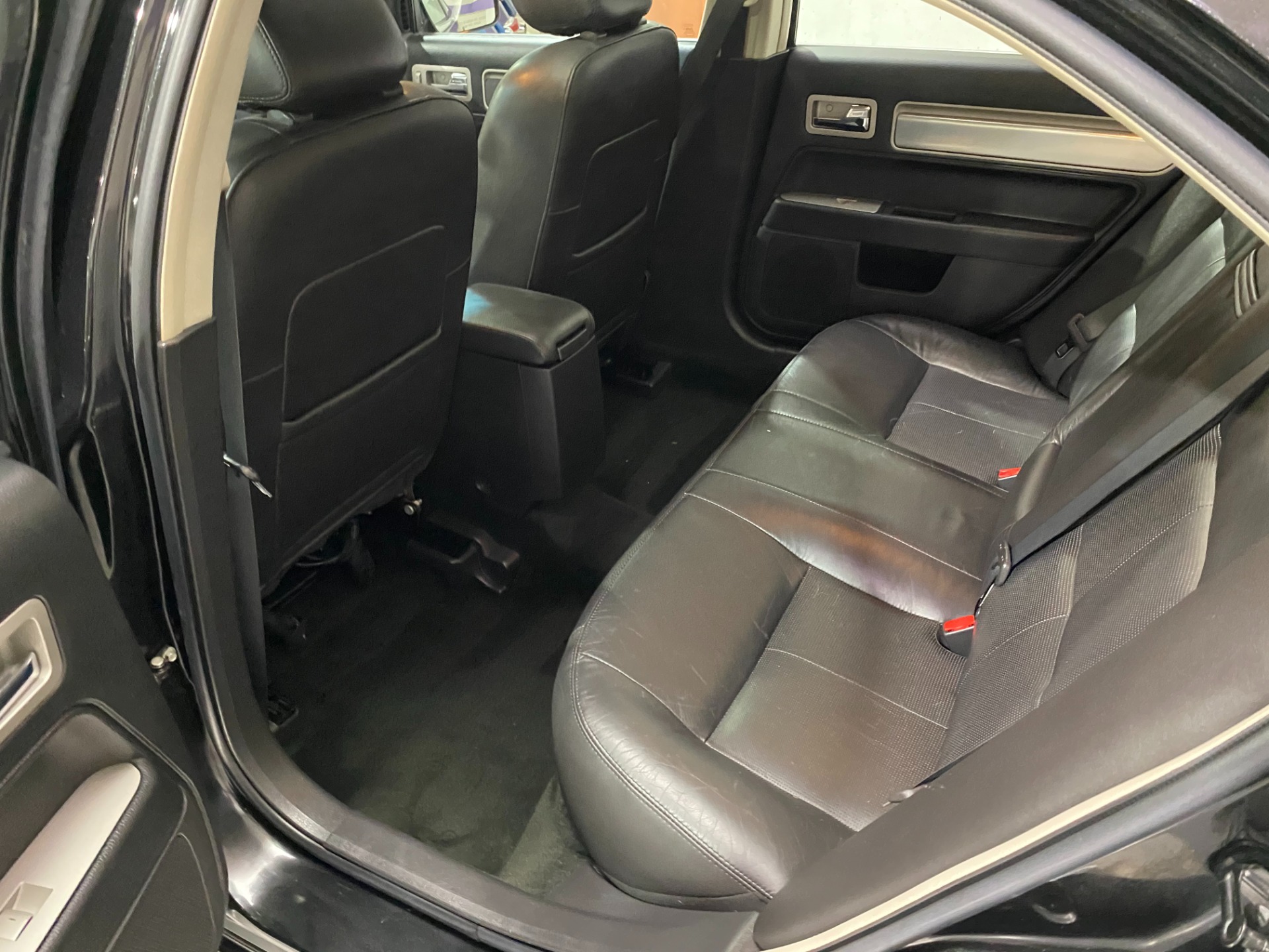 Used-2009-Lincoln-MKZ-FWD-Base