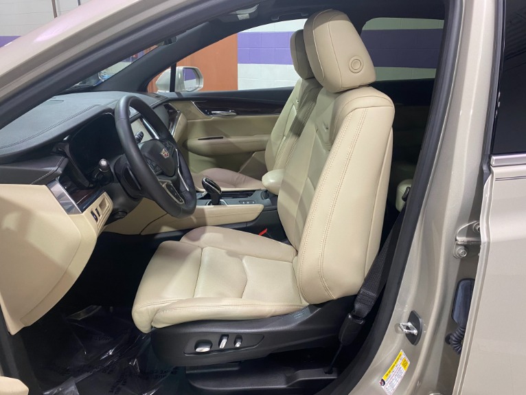 Used-2017-Cadillac-XT5-Luxury-AWD
