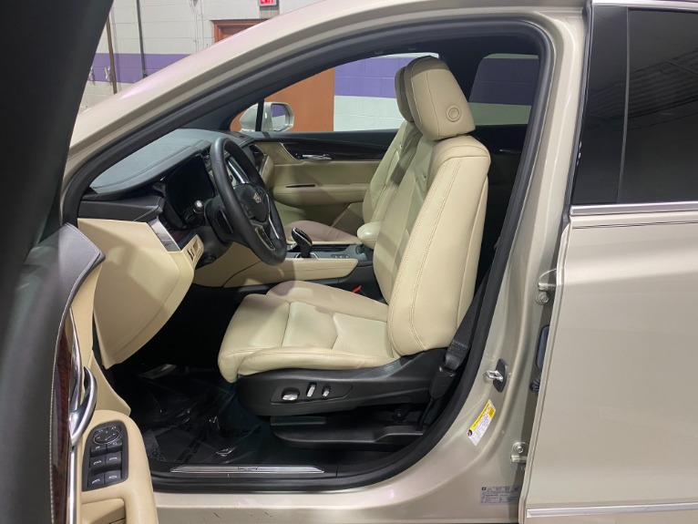 Used-2017-Cadillac-XT5-Luxury-AWD