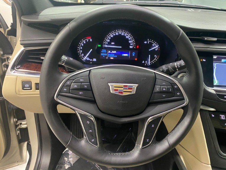 Used-2017-Cadillac-XT5-Luxury-AWD