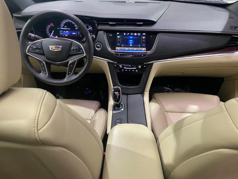 Used-2017-Cadillac-XT5-Luxury-AWD