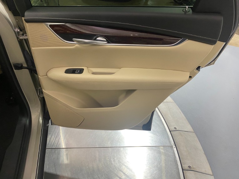 Used-2017-Cadillac-XT5-Luxury-AWD