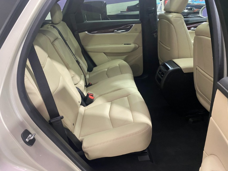 Used-2017-Cadillac-XT5-Luxury-AWD